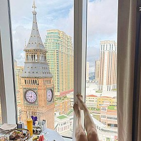 Nona Petite
 escort in Hong Kong