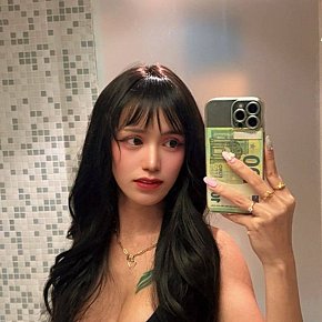 Sweet-Candy escort in Singapore City offers Kissing services