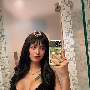 Sweet-Candy escort in Singapore City offers Kissing services