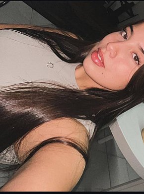 Elena Petite escort in Brussels offers Intimmassage services