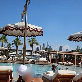 Anna-DelSol Petite escort in Dubai offers Körperbesamung services