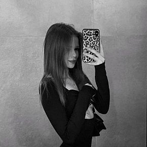 ALIONA Vip Escort escort in Warsaw offers Masturbação services