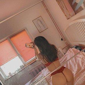 tiffany-Daisy Vip Escort escort in Aberdeen offers Finalizare pe Faţă services