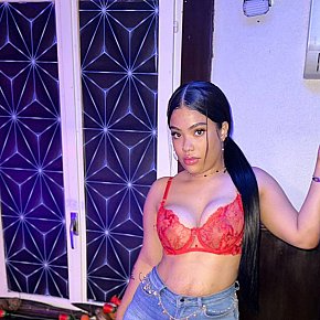 PAOLA-LATINA College Girl
 escort in Paris offers Finalizare pe Faţă services