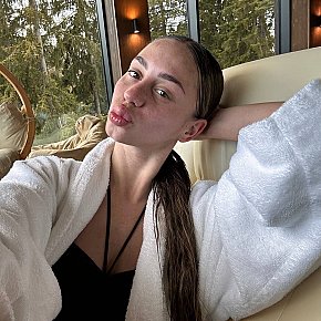 Synn escort in Dubai offers Full Body Sensual Massage services