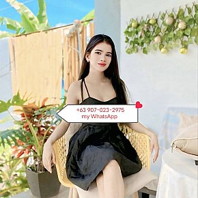 Kiori College Girl
 escort in Manila offers Handjob services