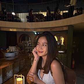 Mary Studentessa Al College escort in Manila offers Girlfriend Experience (GFE) services