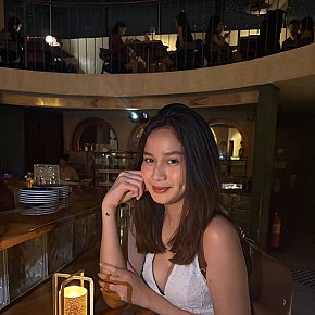 Mary Studentessa Al College escort in Manila offers Girlfriend Experience (GFE) services