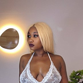 Peach-Allura Posterior Mare escort in Kuala Lumpur offers Duş services