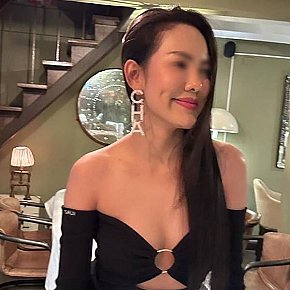 Dada Petite
 escort in London offers Cumshot on body (COB) services