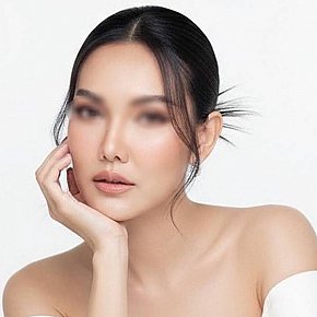 Dada Petite
 escort in London offers Cumshot on body (COB) services