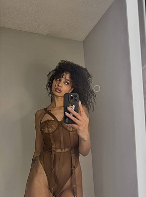 Phanie All Natural
 escort in Lyon offers French Kissing services