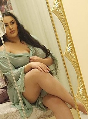 Falak escort in Muscat