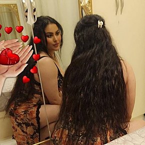 Falak escort in Muscat