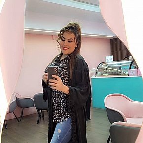 Falak escort in Muscat