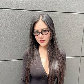 Lara escort in Taipei offers French Kissing services