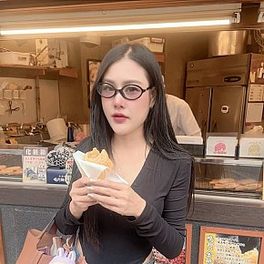 Lara escort in Taipei offers French Kissing services