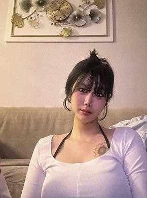 Da-eaun Vip Escort escort in Bangkok offers Chupar y Lamer cojones
 services