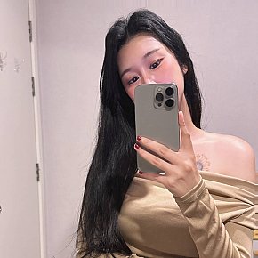 Da-eaun All Natural
 escort in Bangkok offers Shower  services