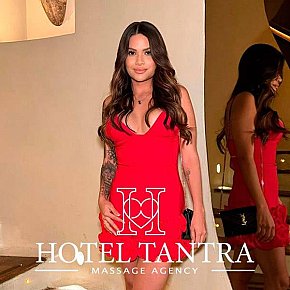 Cloe escort in Madrid offers Tantric services