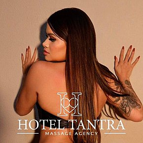 Cloe escort in Madrid offers Tantric services