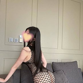 Arina Super Booty
 escort in Doha offers Double Penetration (DP) services
