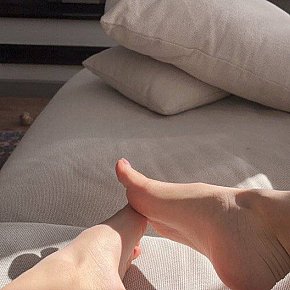 Arina Super Booty
 escort in Doha offers Double Penetration (DP) services