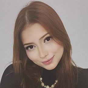 Byrona College Girl
 escort in London offers Intimate massage services