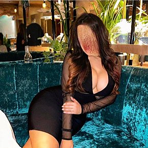 Indian-Ravishing-Raven Super Busty
 escort in London offers Cum in Mouth services