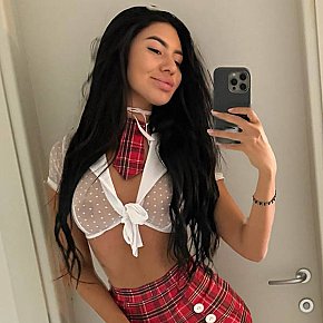 Yulchita Muscular
 escort in London offers Cumshot on body (COB) services