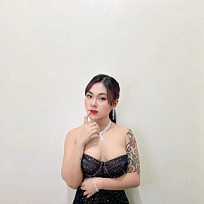 Mia Petite escort in Manila offers Körperbesamung services