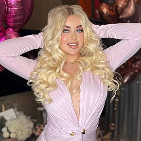 Amaris Completamente Natural escort in London offers Beijar services