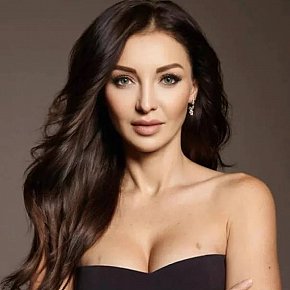 Alexandra Naturală escort in London offers Girlfriend Experience(GFE) services