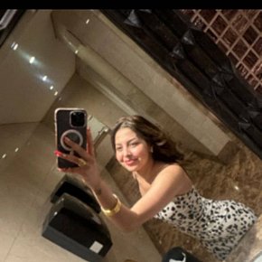 Maya escort in  offers Ganzkörpermassage services