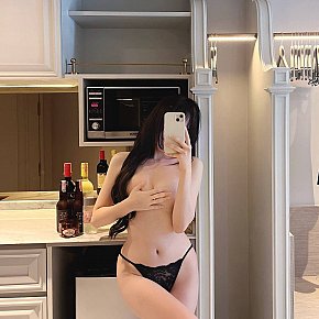 Arina escort in Doha offers Double Penetration (DP) services