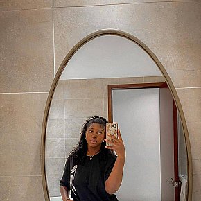 Mira Natürlich escort in Abu Dhabi offers Küssen services