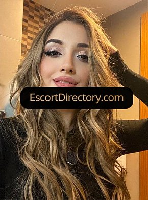 Zumrut Vip Escort escort in Ankara offers Fingern services