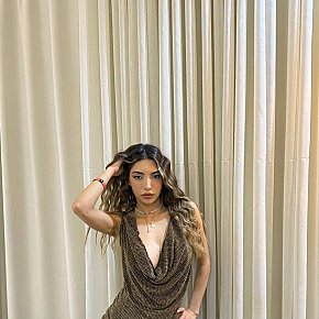 Ariana Großer Hintern escort in Abu Dhabi offers Eier lecken services