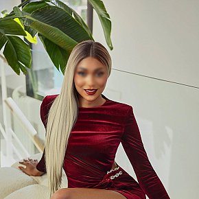 Zara Luxa performs Experience "Petite Amie", escort in London