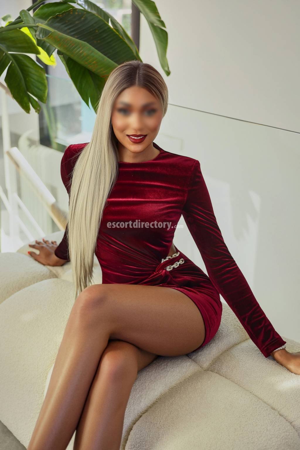 Zara Luxa performs Experience "Petite Amie", escort in London