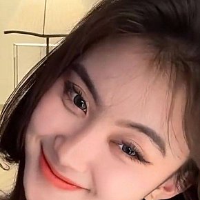 Anissa escort in Kuala Lumpur offers Striptease/Lapdance services