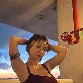 Esther Modelo/Ex-modelo escort in London offers Massagem erótica services