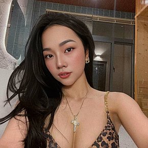 Mye-Yi escort in  offers Fußfetisch services