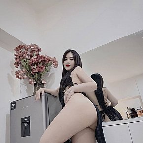 Dania Großer Hintern escort in Abu Dhabi offers Pornostar Experience (PSE) services