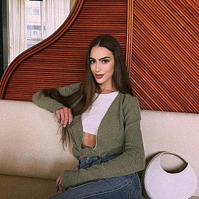 Reem Entièrement Naturelle escort in 