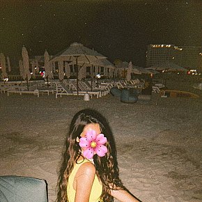 Reem Completamente Naturale escort in Dubai
