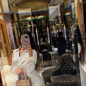 Reem Entièrement Naturelle escort in 