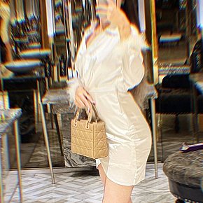 Reem Entièrement Naturelle escort in 