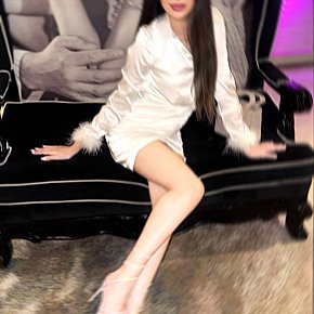 Reem Entièrement Naturelle escort in 