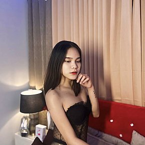 Trixie Delicada escort in Manila offers Web cam services